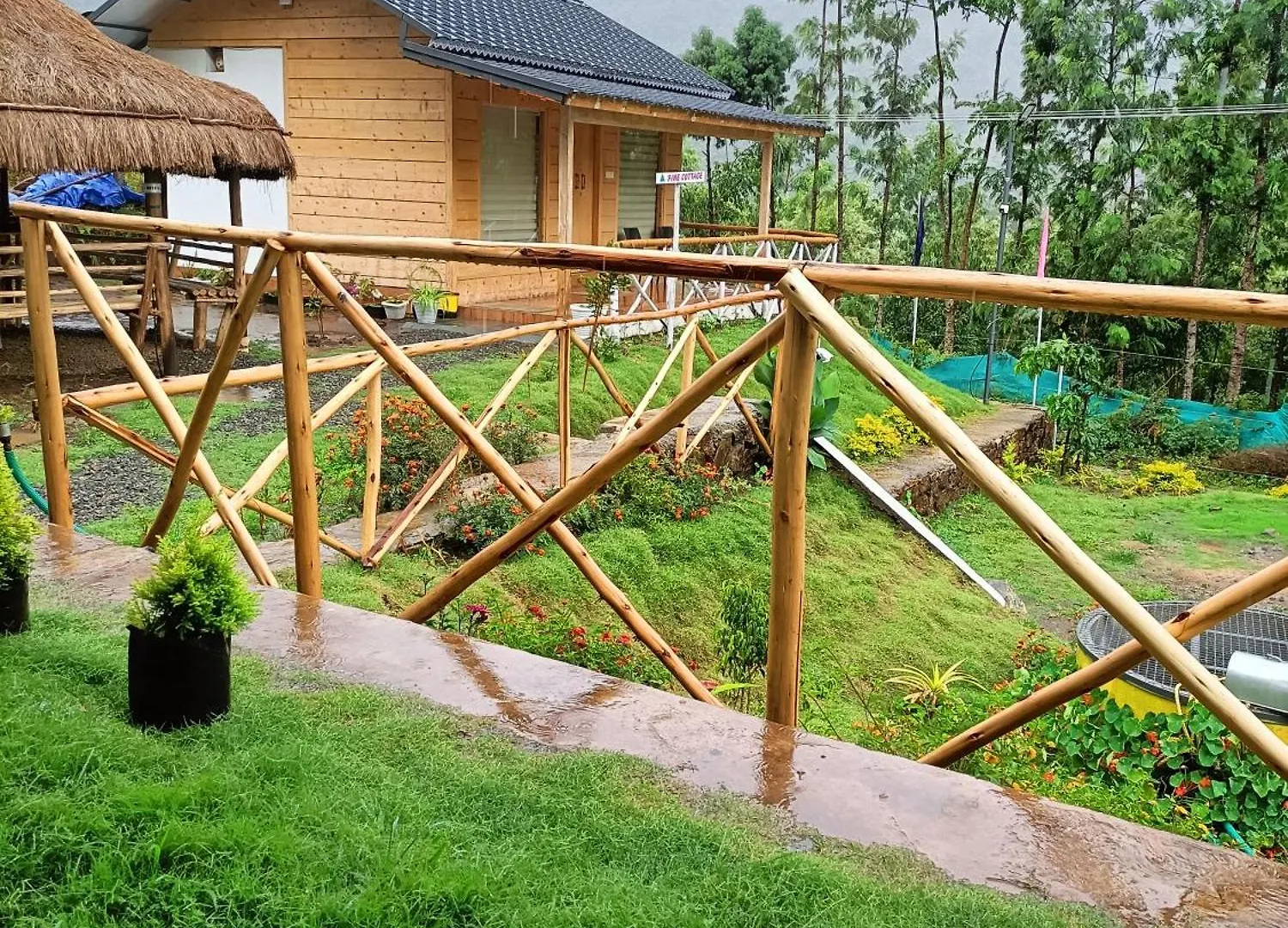 Resort Happy Holidays Kanthalloor Hotel